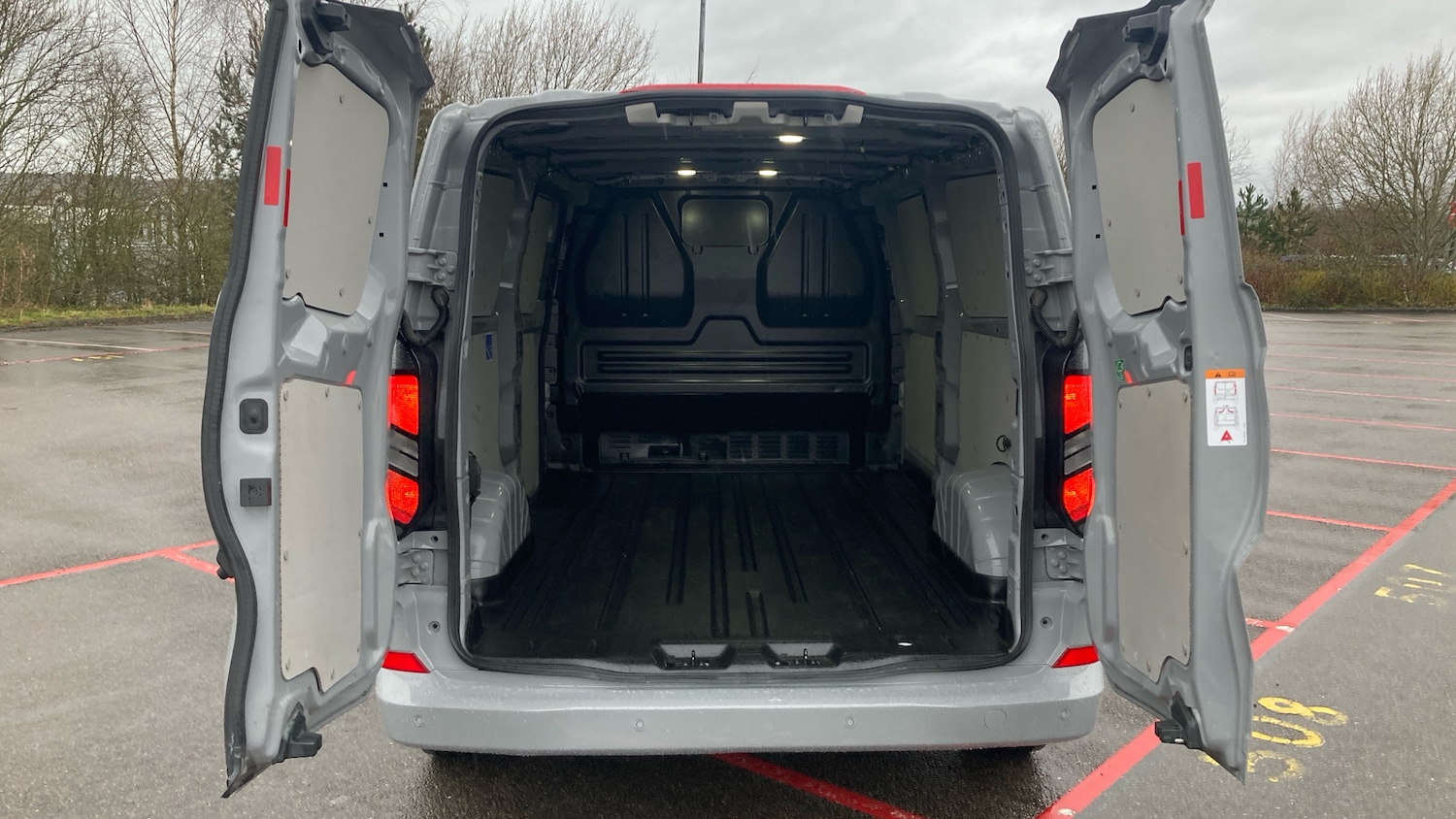 Used Ford Transit Custom 2024 for sale - 77687886: Photo 3