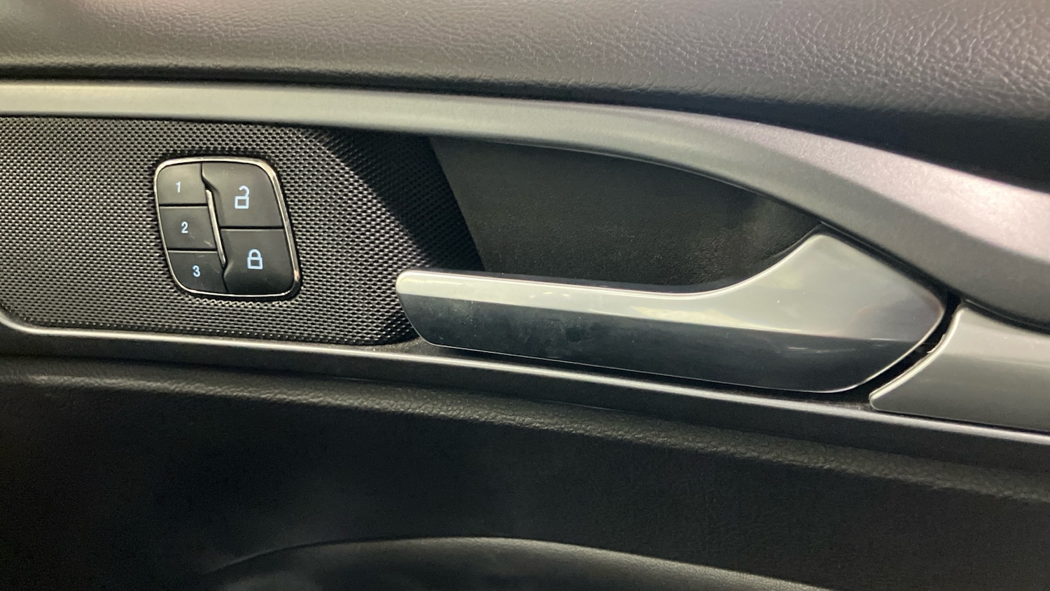 Used Ford Mondeo 2018 for sale - 78107282: Photo 34