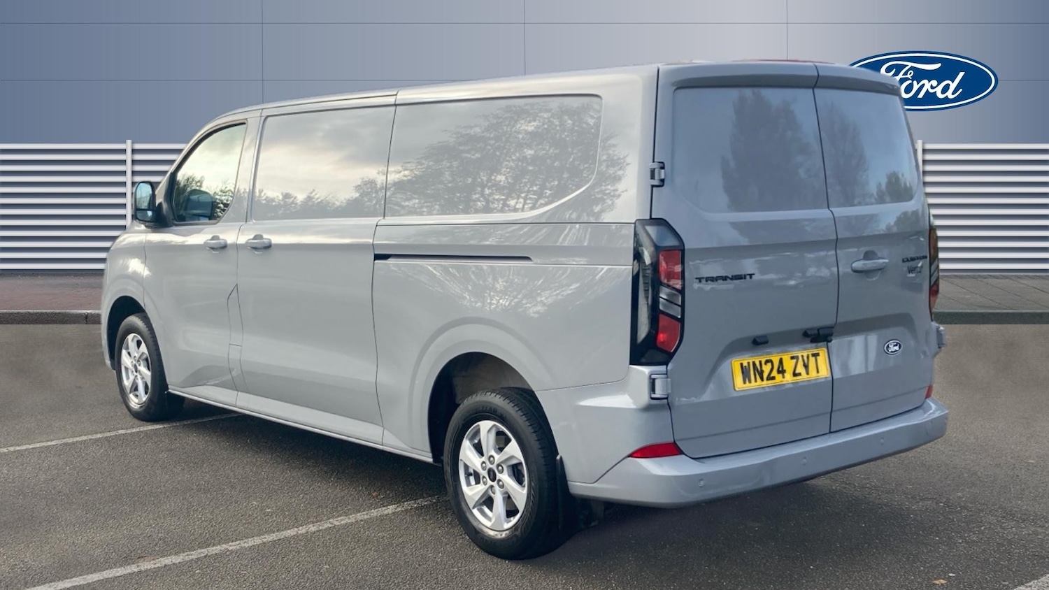 Used Ford Transit Custom 2024 for sale - 76504437: Photo 2