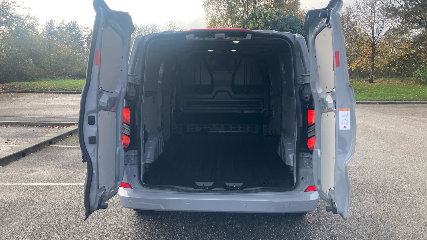 Used Ford Transit Custom 2024 for sale - 76504437: Photo 3