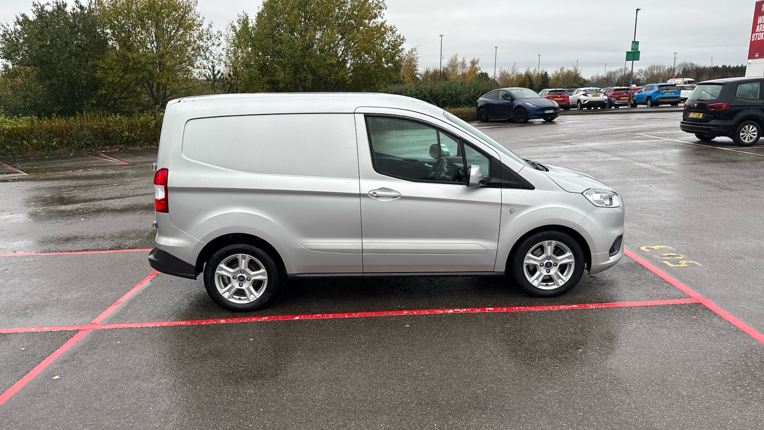 Used Ford Transit Courier 2023 for sale - 76603291: Photo 9