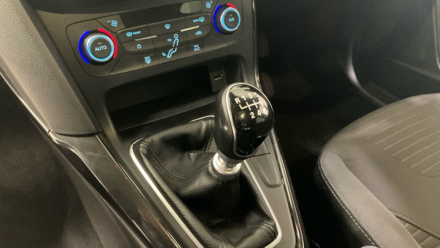 Used Ford Focus 2018 for sale - 76427779: Photo 13