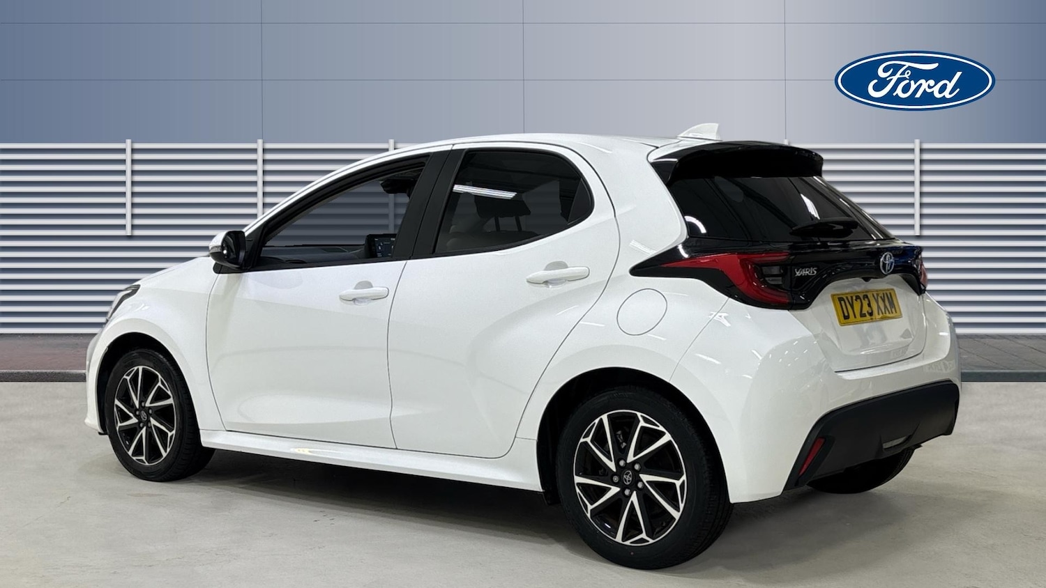 Used Toyota Yaris 2023 for sale - 76891973: Photo 2