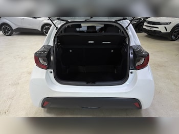 Used Toyota Yaris 2023 for sale - 78610804: Photo