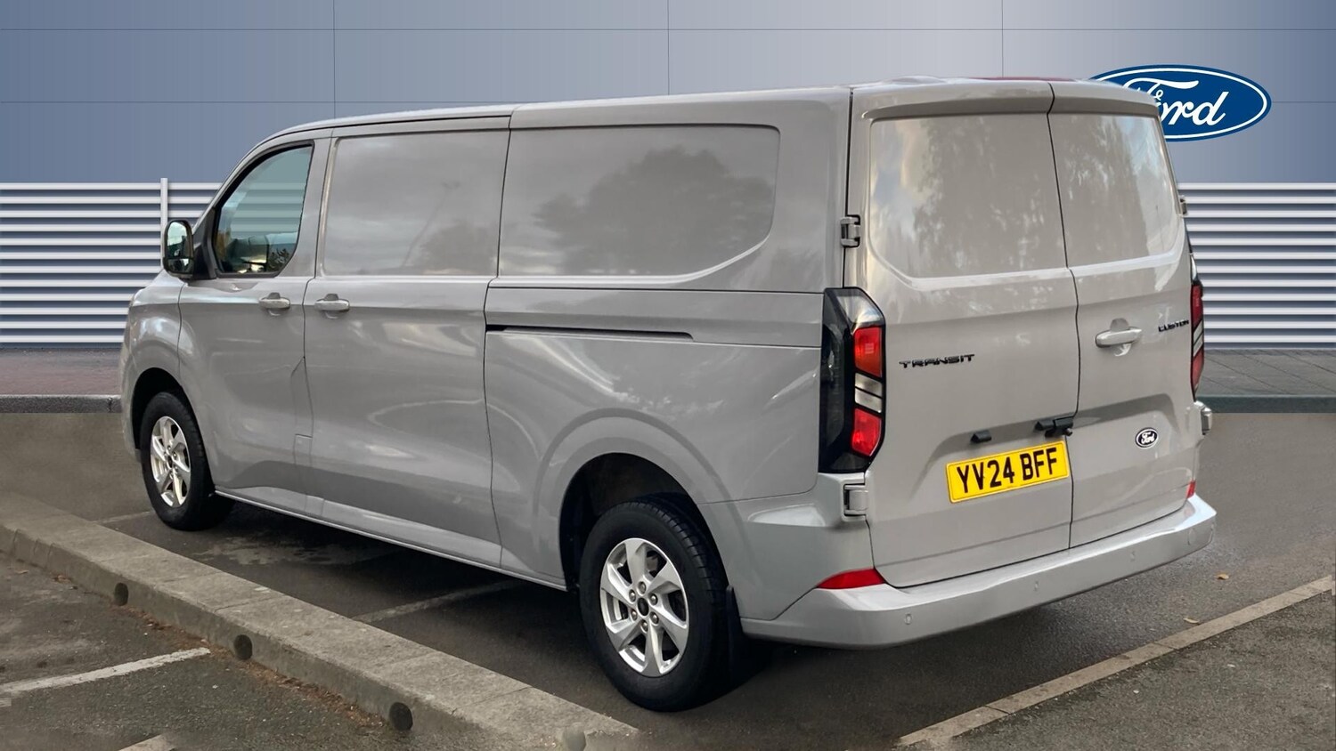 Used Ford Transit Custom 2024 for sale - 76918785: Photo 2