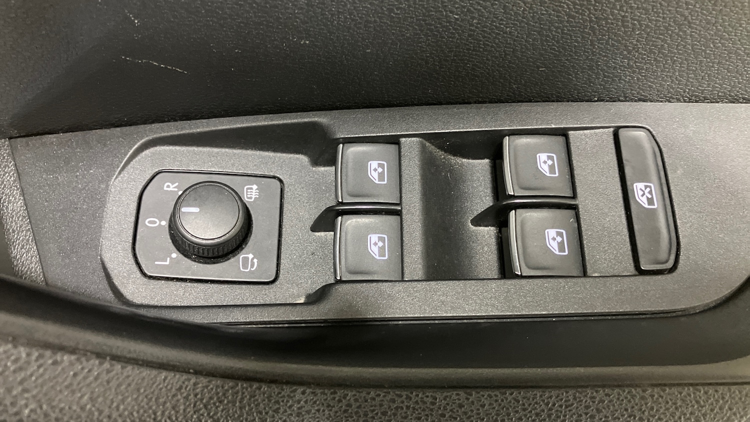 Used Skoda Karoq 2018 for sale - 77434562: Photo 31