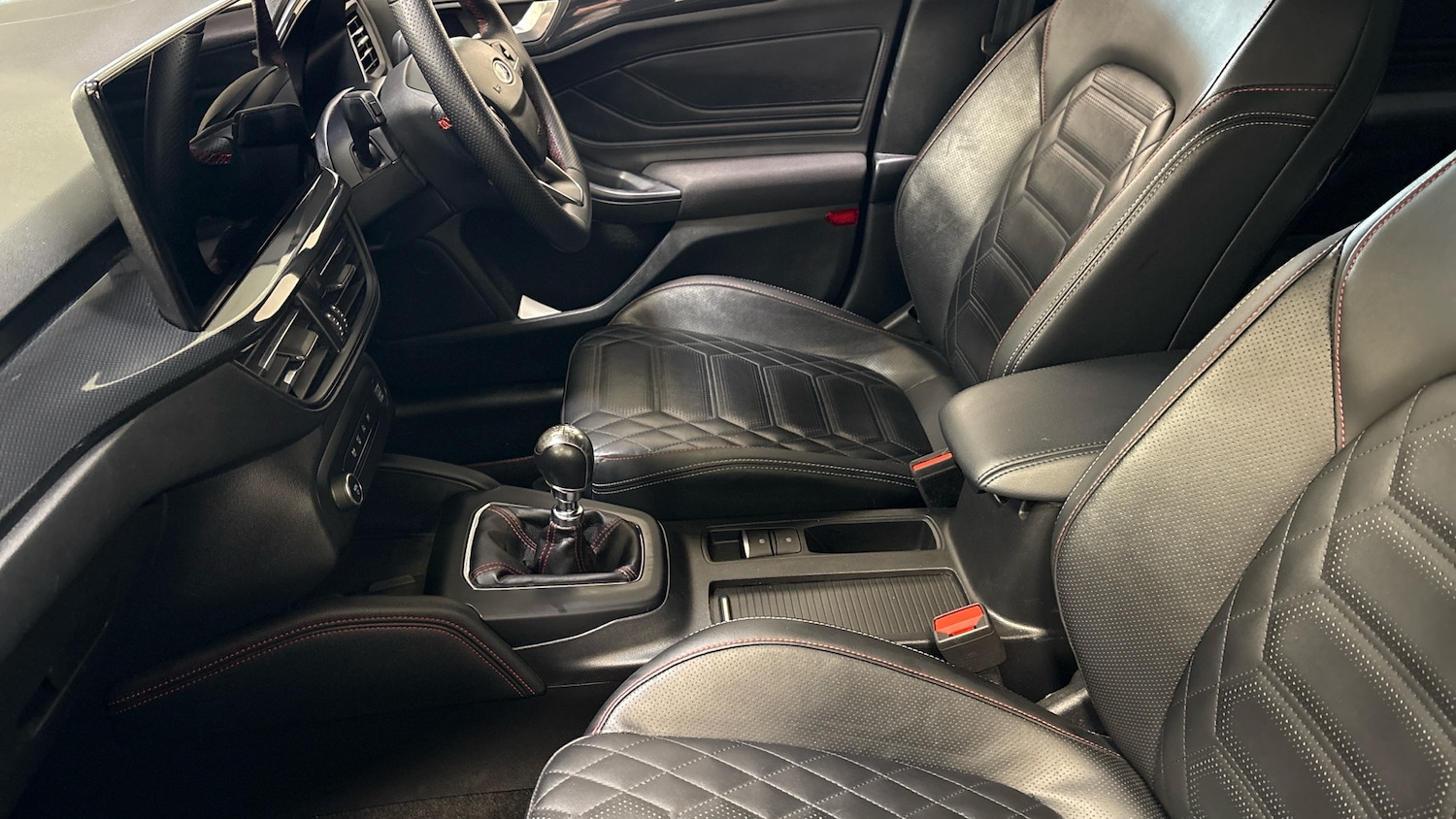 Used Ford Focus 2023 for sale - 77011660: Photo 24