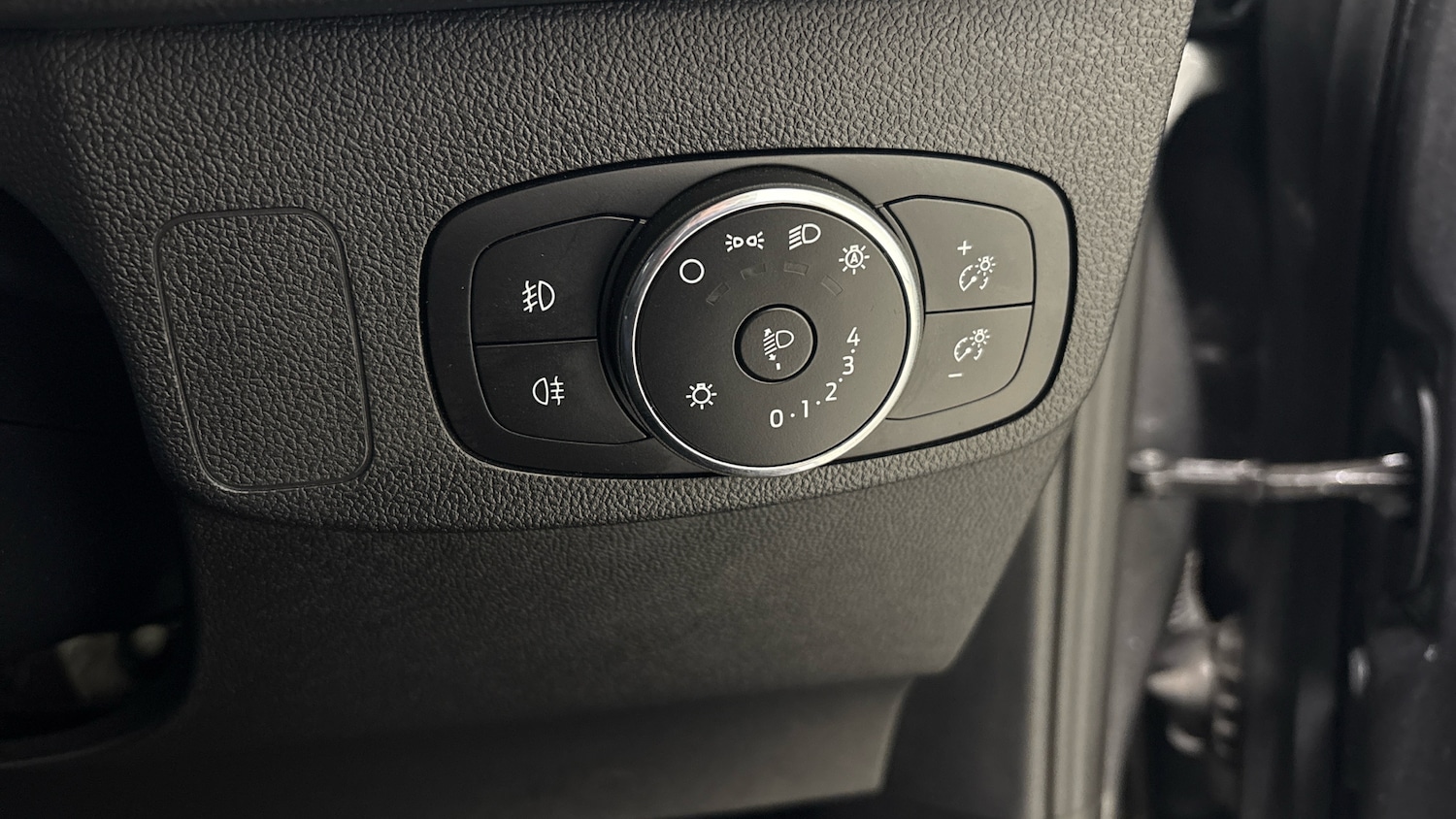 Used Ford Focus 2023 for sale - 77011660: Photo 32