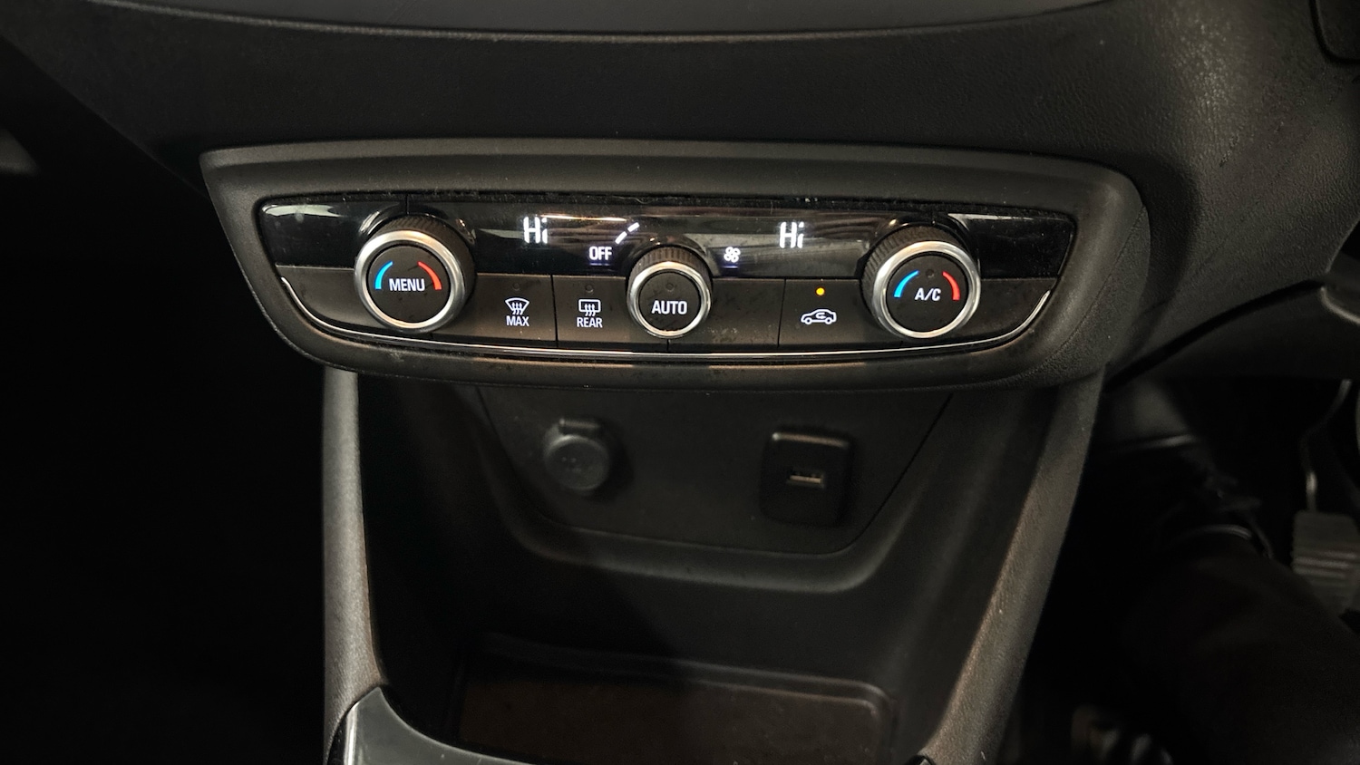 Used Vauxhall Crossland X 2018 for sale - 76877816: Photo 24