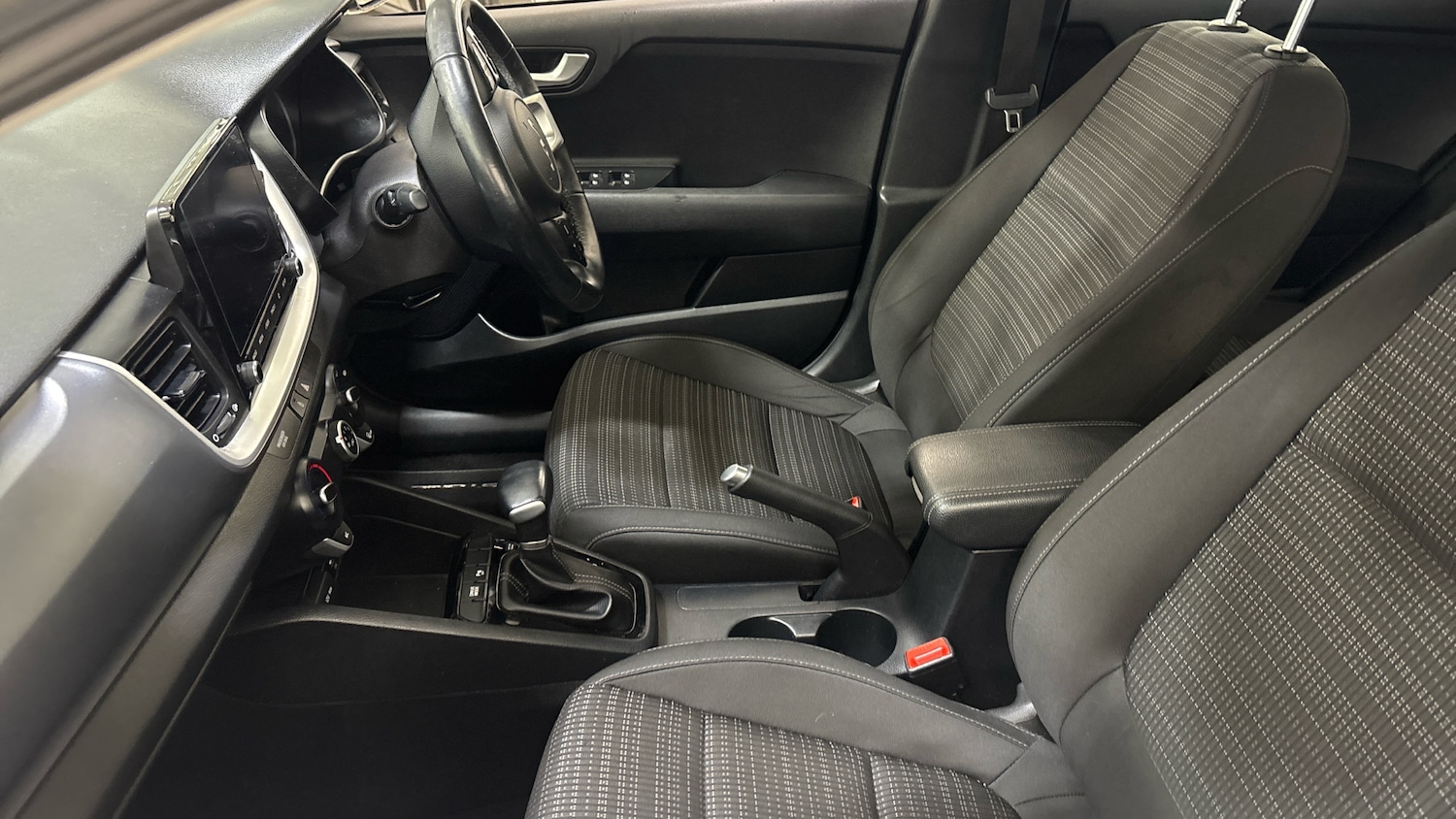 Used Kia Stonic 2022 for sale - 76776341: Photo 22