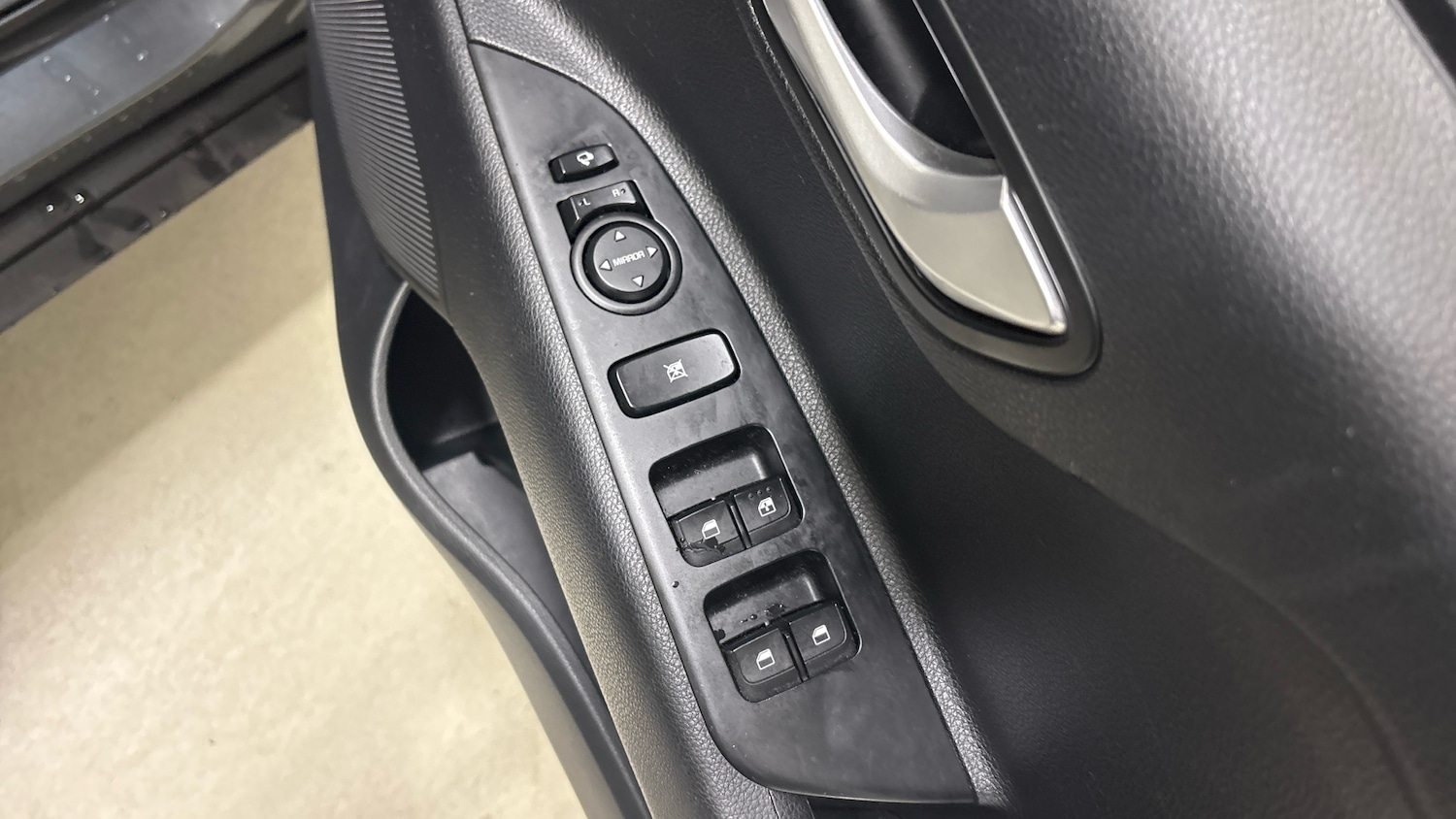 Used Kia Stonic 2022 for sale - 76776341: Photo 27