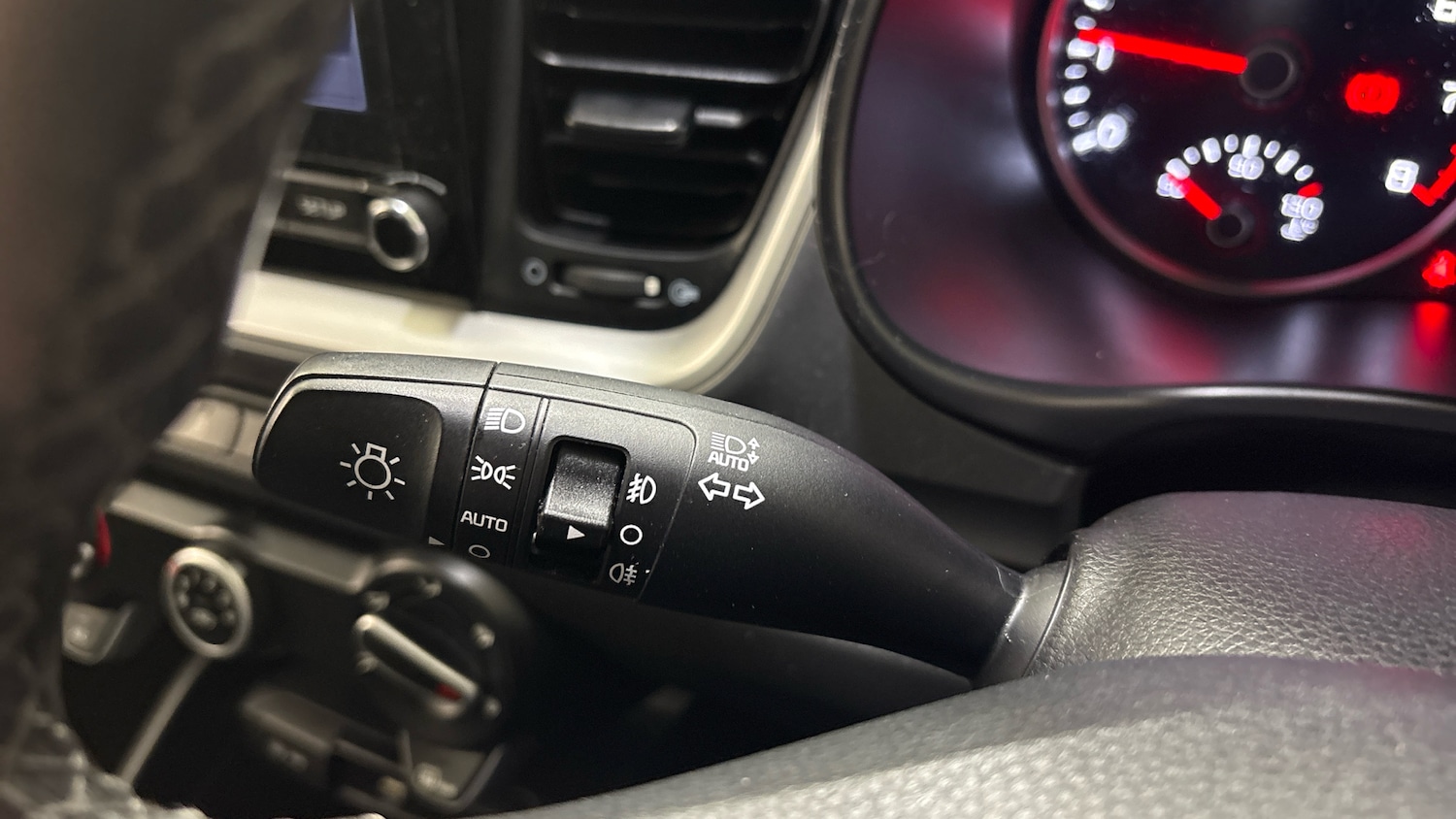 Used Kia Stonic 2022 for sale - 76776341: Photo 34