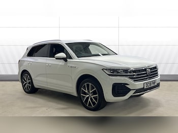 2019 (19) - 3.0 V6 TDI 4Motion R-Line 5dr Tip Auto Diesel Estate