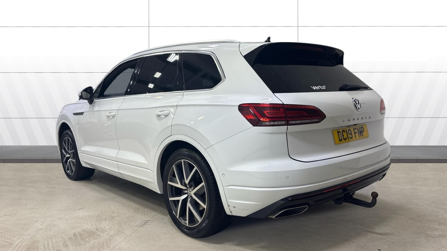 Used Volkswagen Touareg 2019 for sale - 77136137: Photo 2