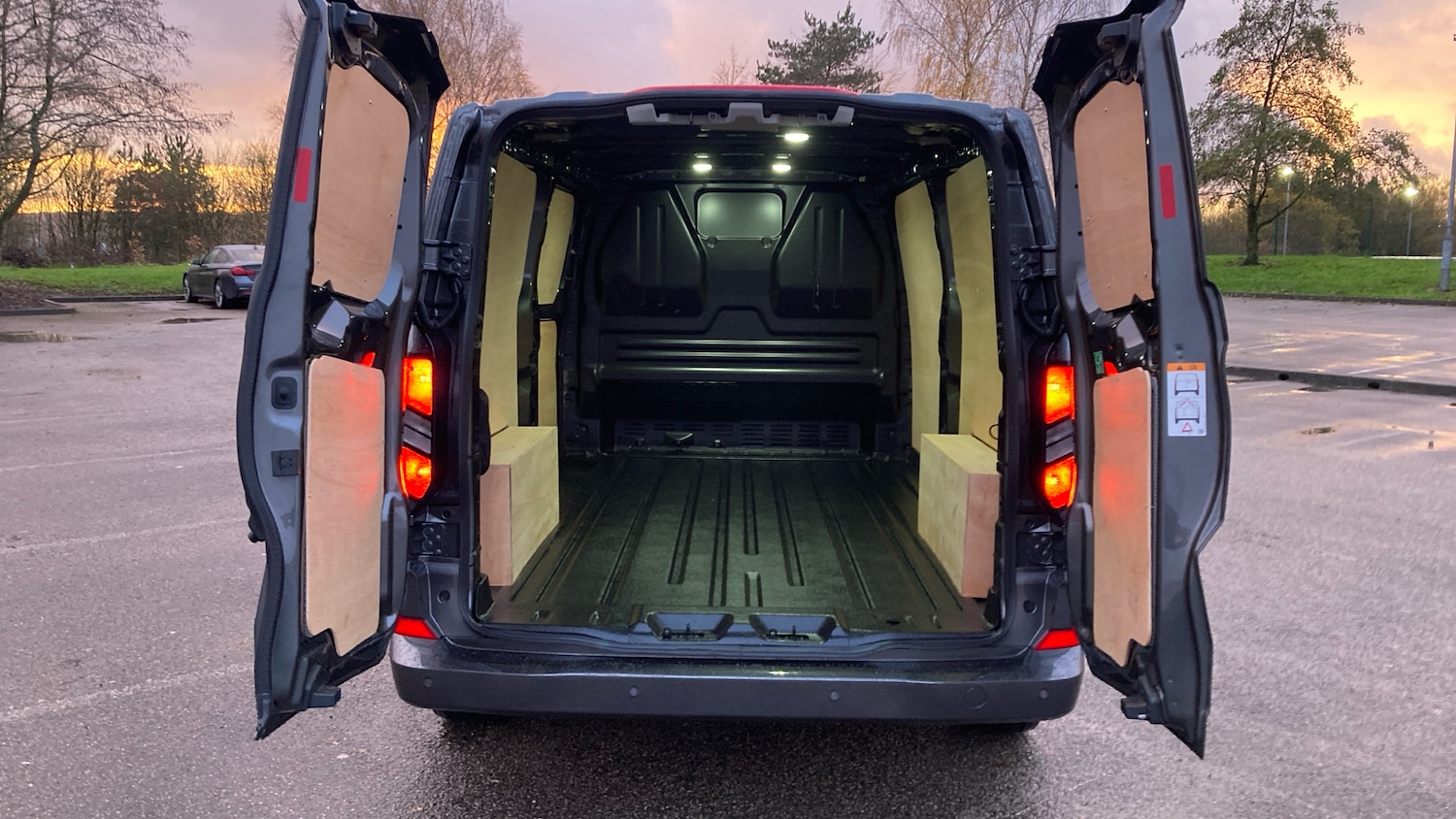 Used Ford Transit Custom 2025 for sale - 76831543: Photo 3