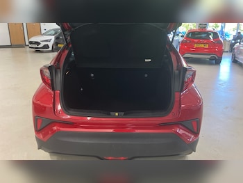 Used Toyota C-HR 2022 for sale - 76143596: Photo 4