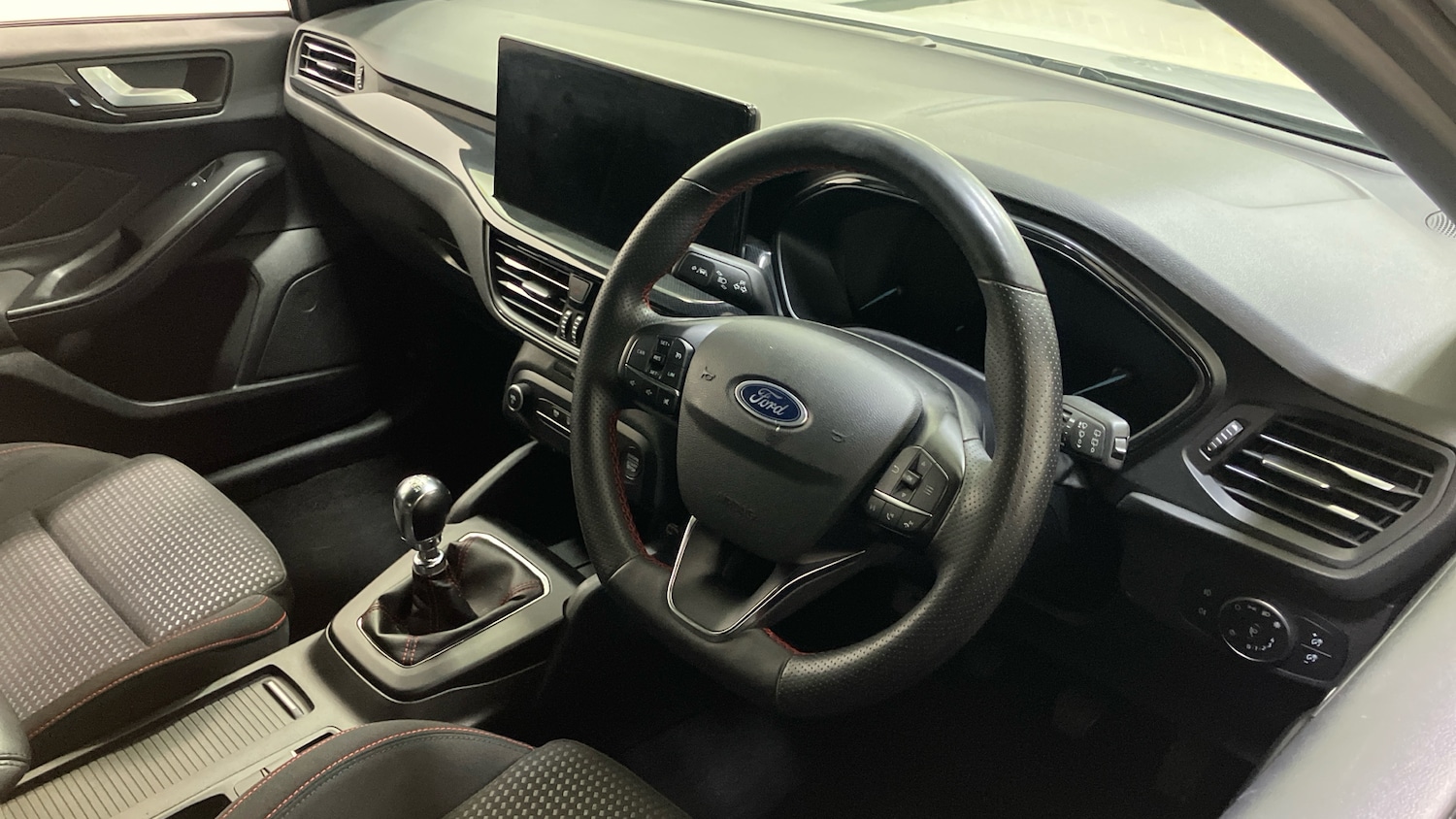 Used Ford Focus 2023 for sale - 76436492: Photo 11
