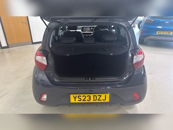 Used Hyundai i10 2023 for sale - 79241199: Photo