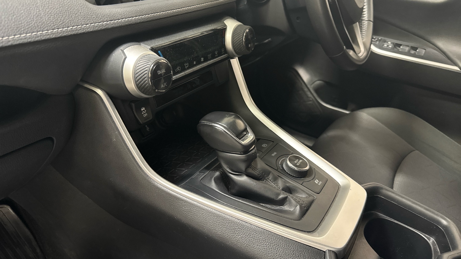 Used Toyota RAV4 2021 for sale - 77622317: Photo 13