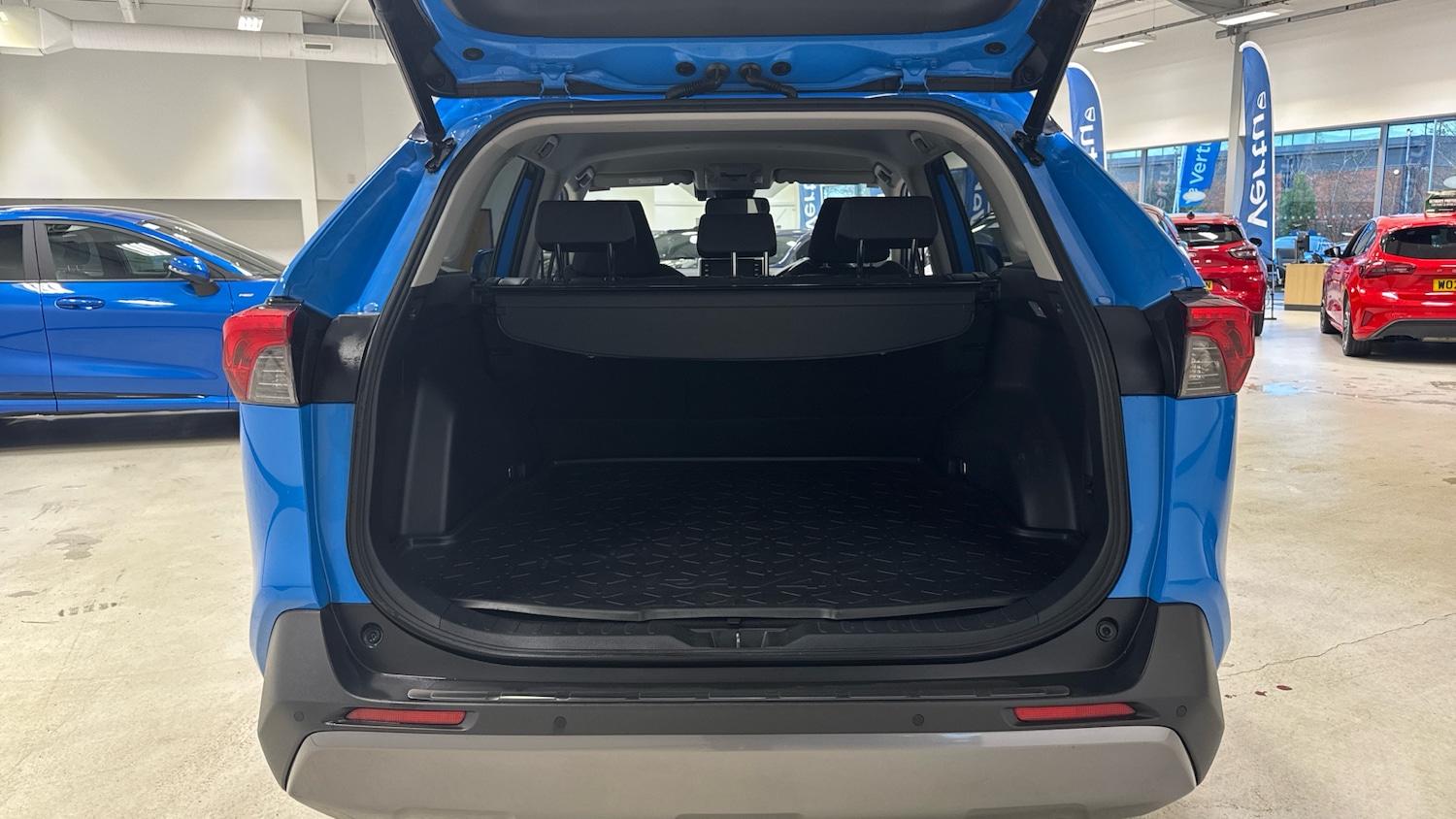 Used Toyota RAV4 2021 for sale - 77622317: Photo 4