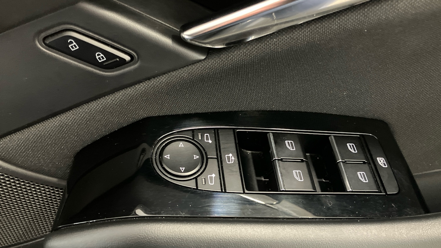 Used Mazda CX-30 2023 for sale - 77830473: Photo 34