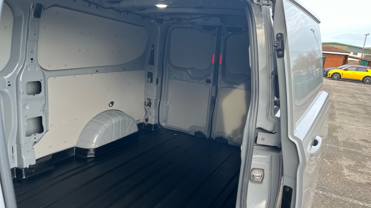 Used Ford Transit Custom 2024 for sale - 76831549: Photo 14