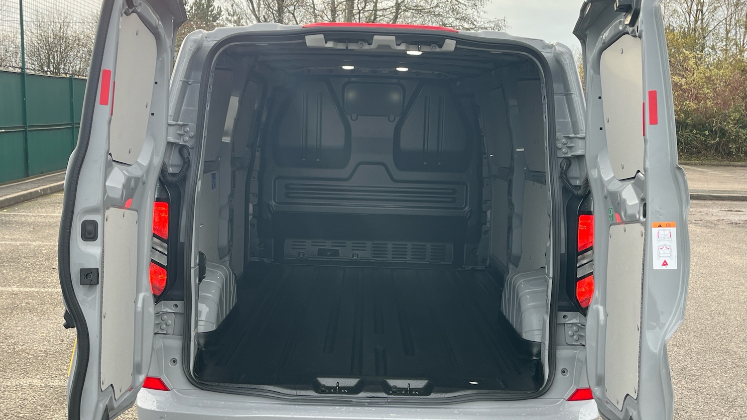 Used Ford Transit Custom 2024 for sale - 76831549: Photo 3