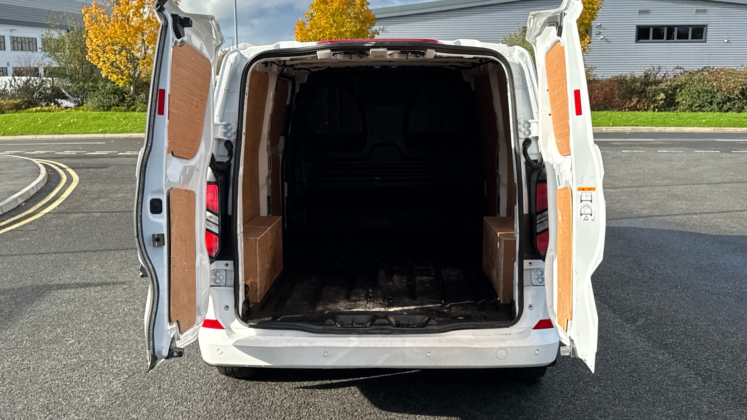 Used Ford Transit Custom 2024 for sale - 76444336: Photo 3