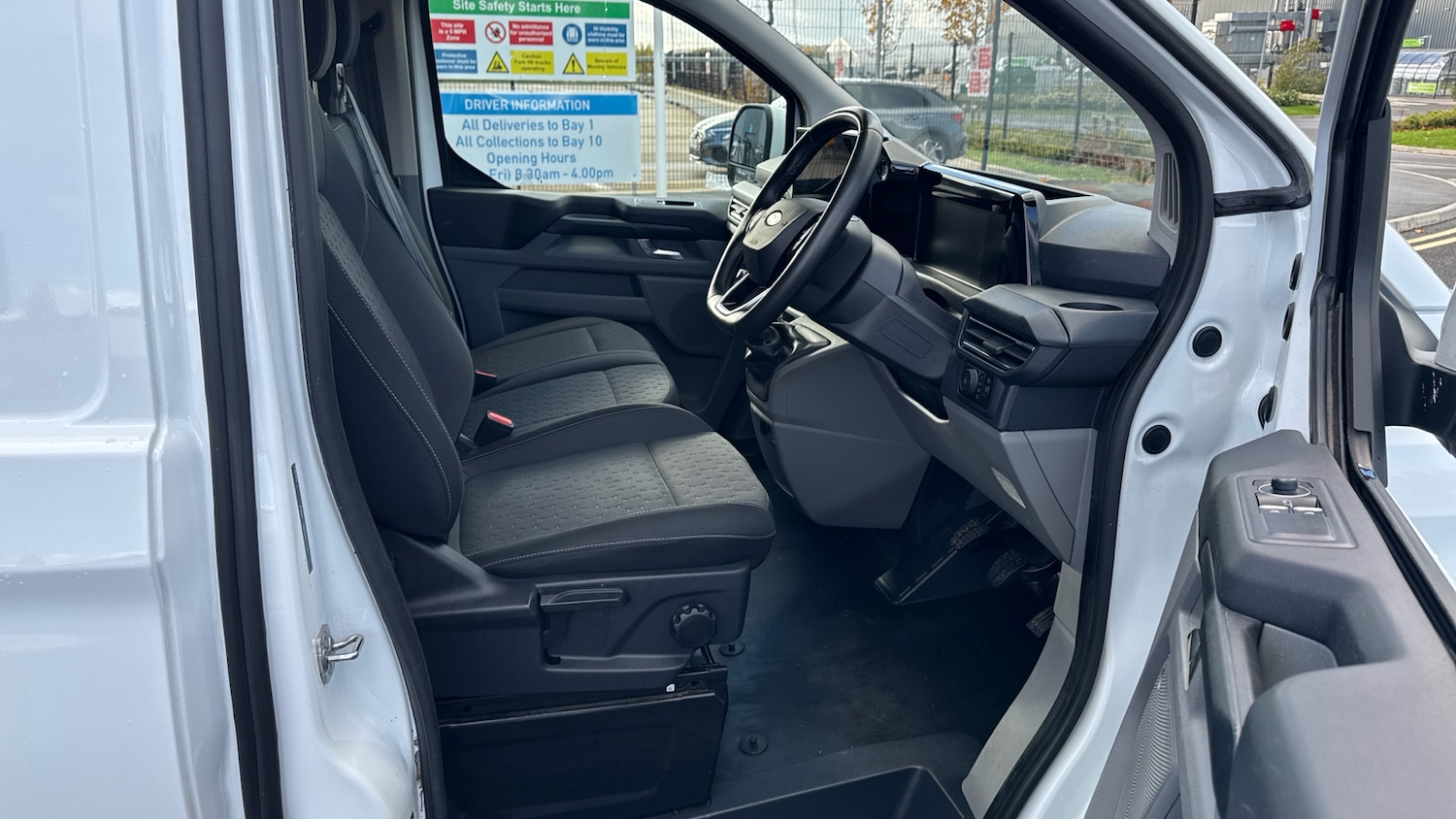 Used Ford Transit Custom 2024 for sale - 76444336: Photo 6