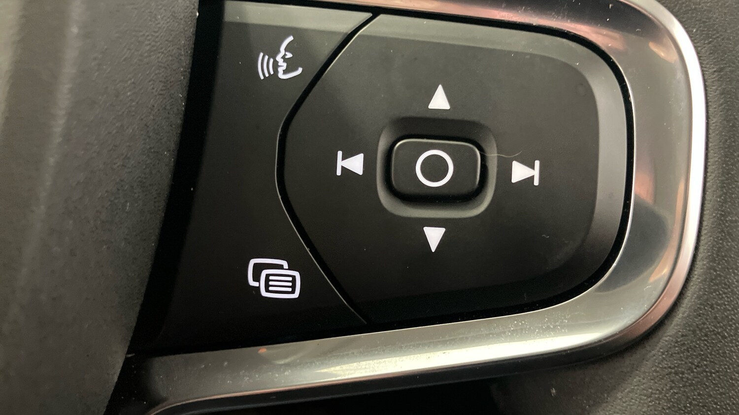 Used Volvo XC40 2021 for sale - 77898712: Photo 29