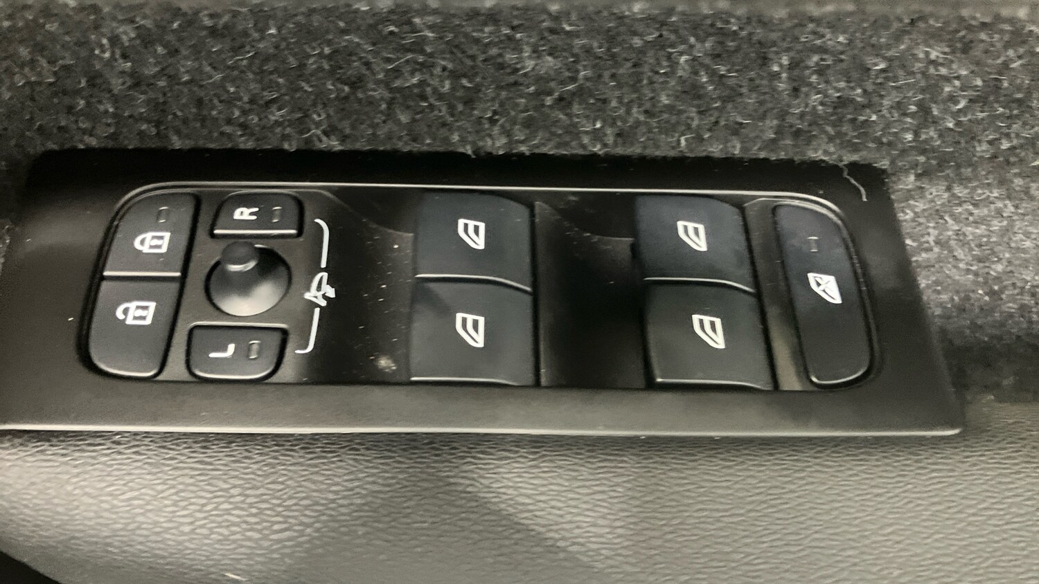 Used Volvo XC40 2021 for sale - 77898712: Photo 34