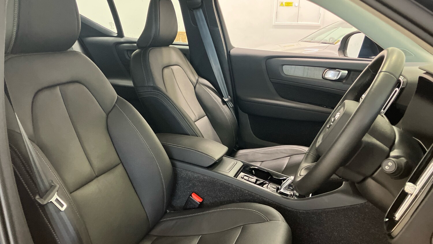 Used Volvo XC40 2021 for sale - 77898712: Photo 35