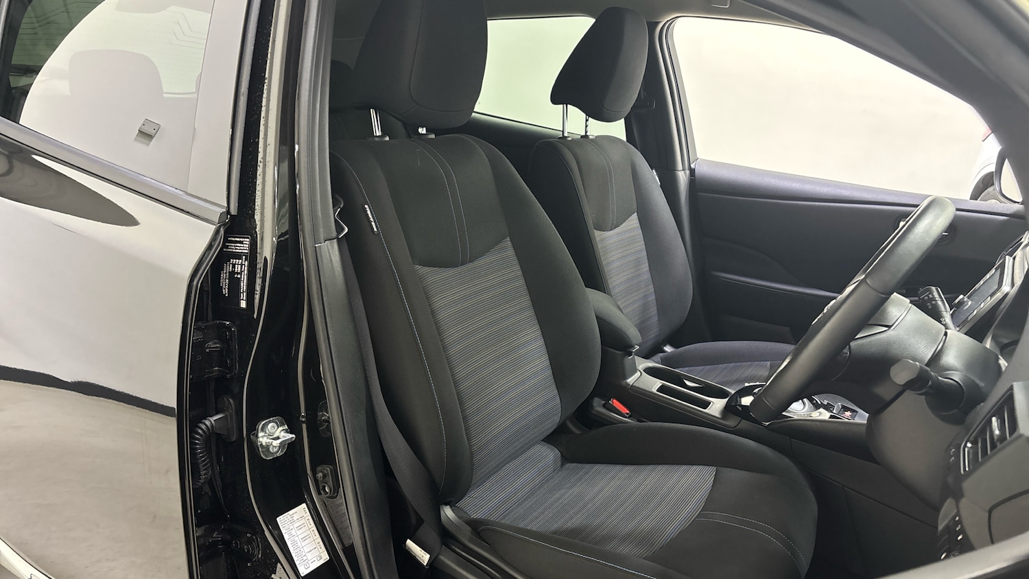 Used Nissan Leaf 2023 for sale - 77052935: Photo 34