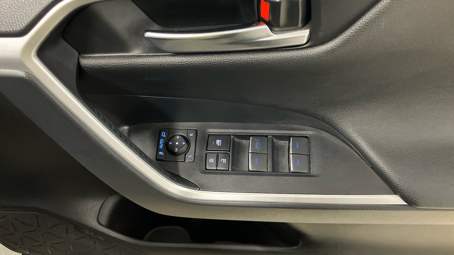 Used Toyota RAV4 2022 for sale - 77035739: Photo 31