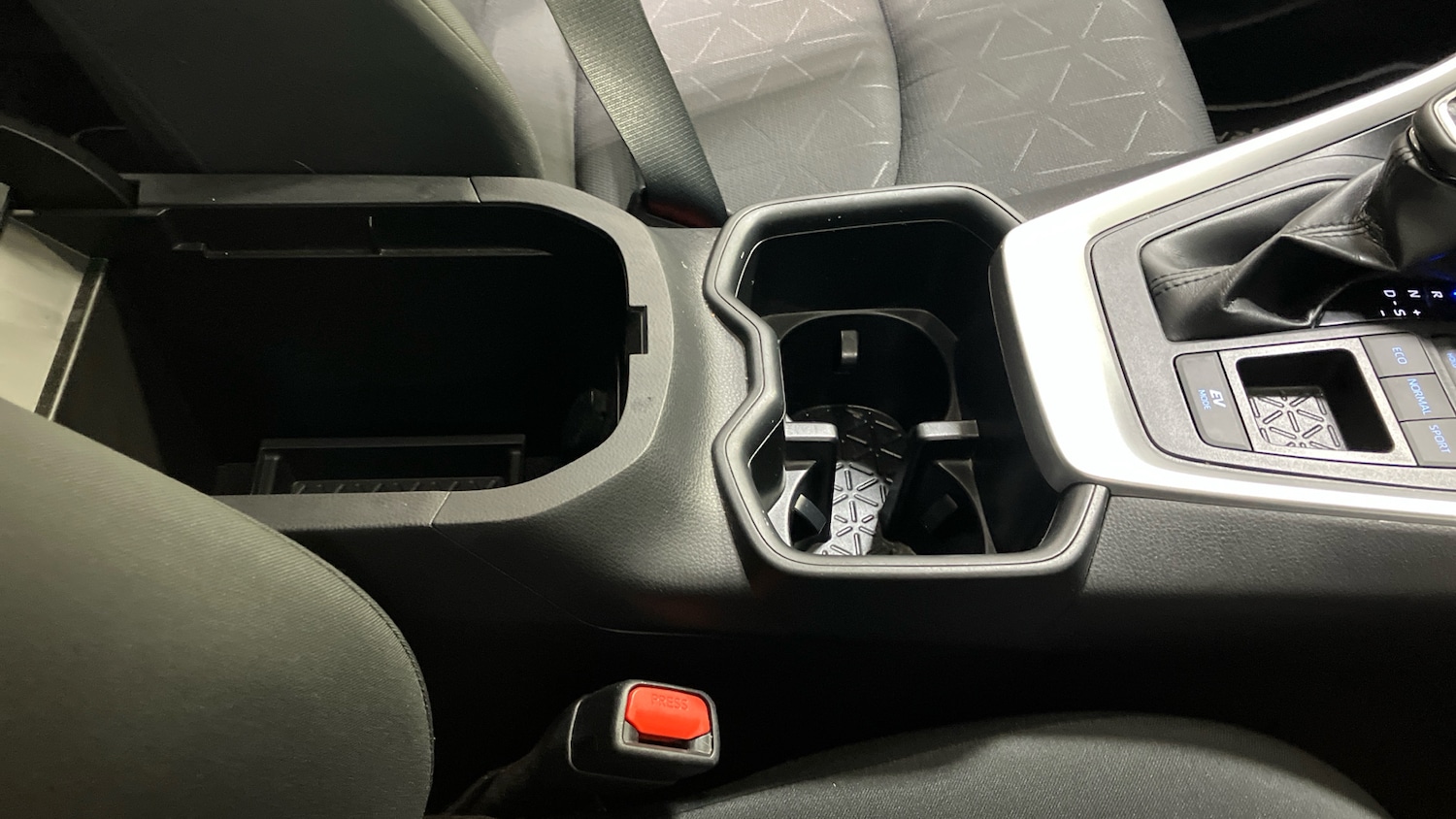 Used Toyota RAV4 2022 for sale - 77035739: Photo 35