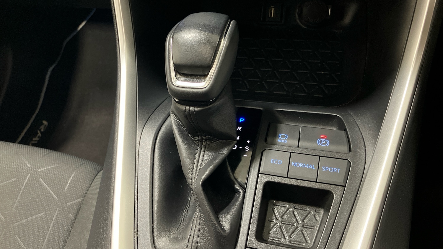 Used Toyota RAV4 2022 for sale - 77035739: Photo 37