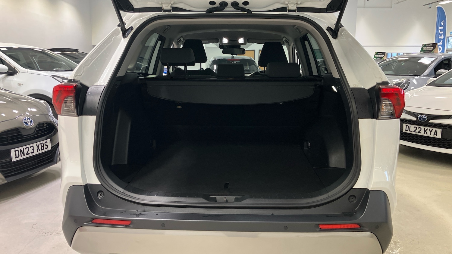 Used Toyota RAV4 2022 for sale - 77035739: Photo 4