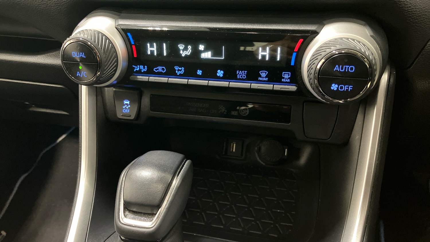 Used Toyota RAV4 2022 for sale - 77035739: Photo 40