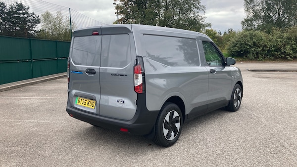 Used Ford Transit Courier 2025 for sale - 76265897: Photo 10