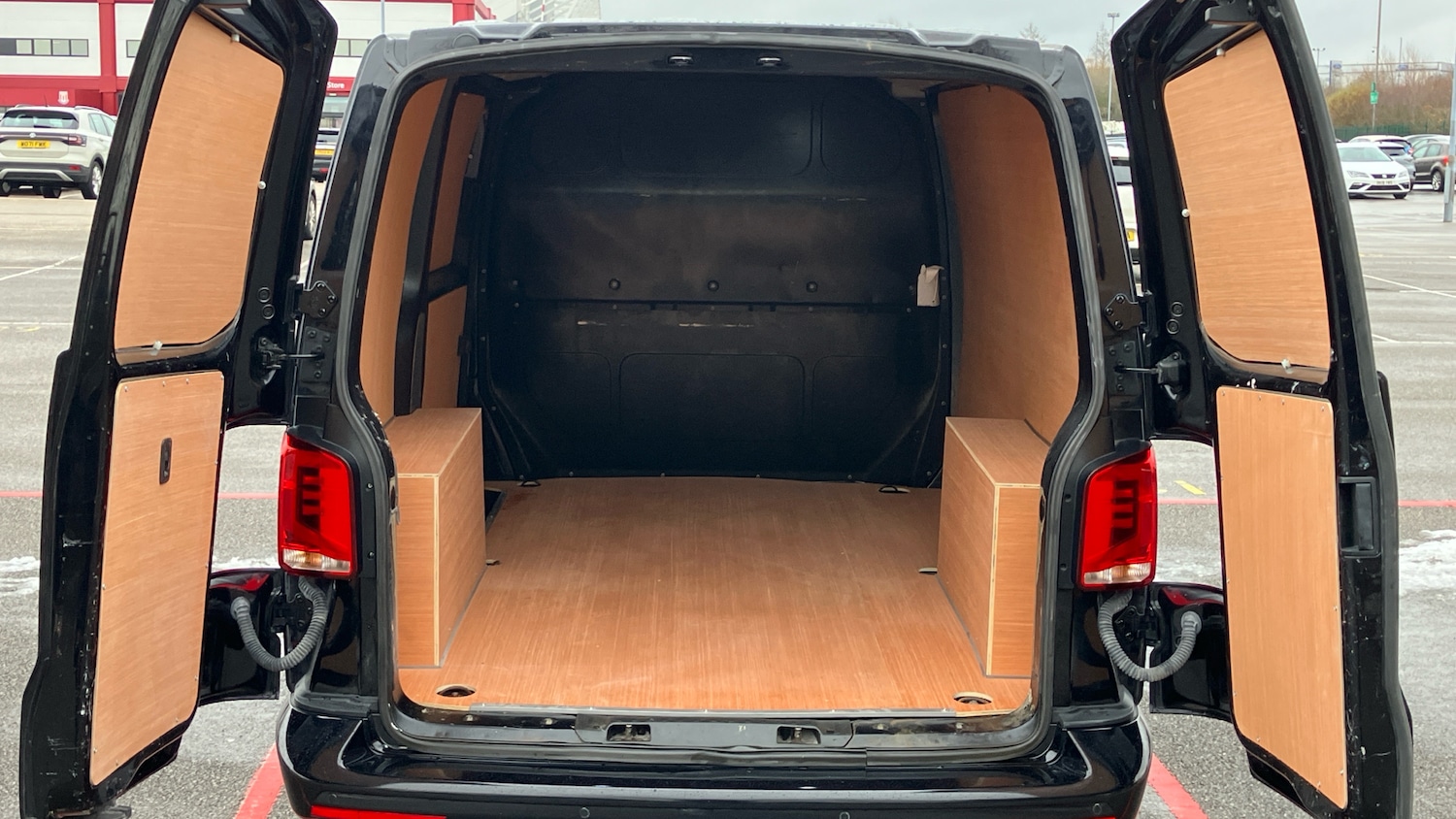 Used Volkswagen Transporter 2021 for sale - 77159104: Photo 3