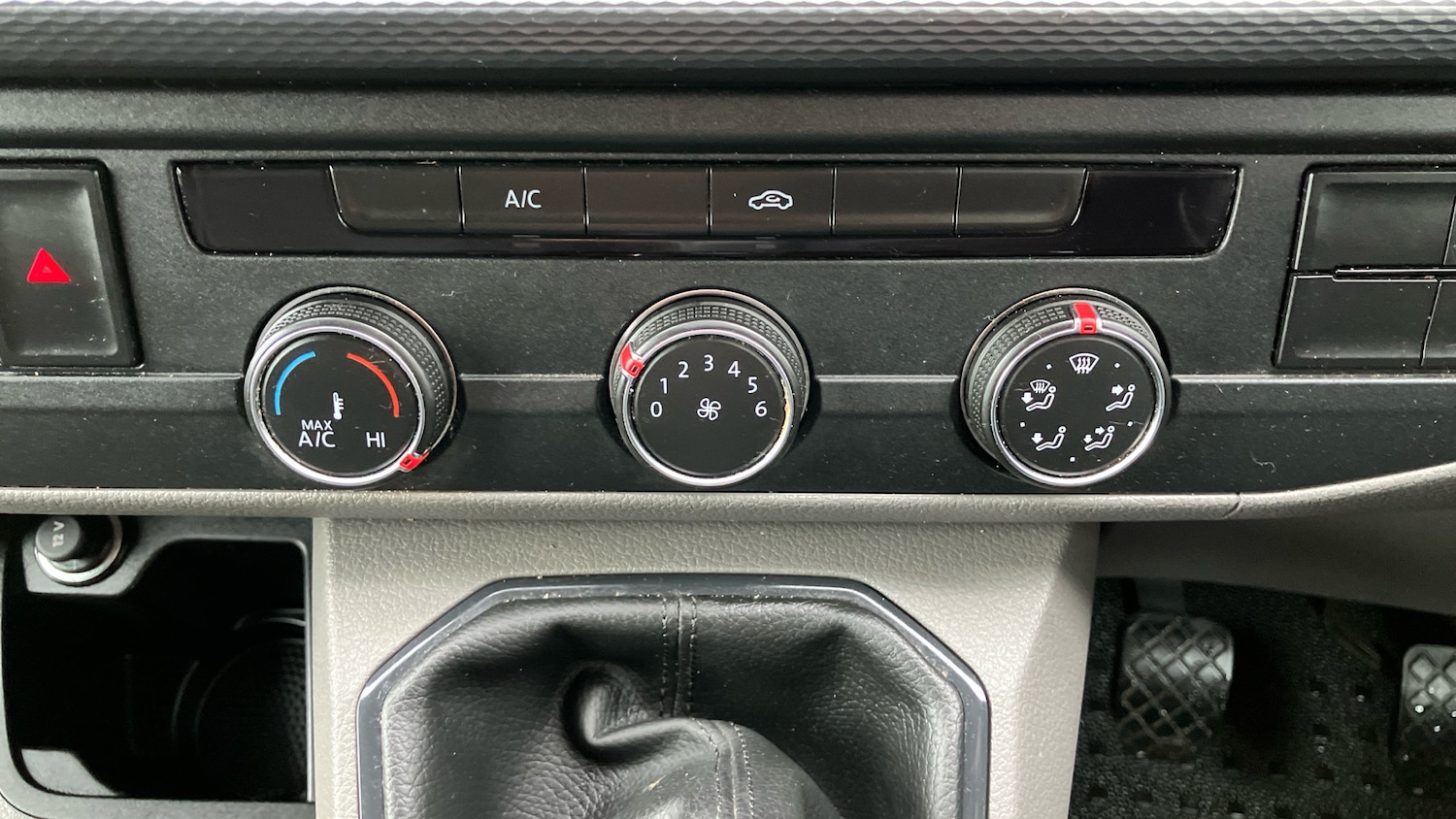 Used Volkswagen Transporter 2021 for sale - 77159104: Photo 30