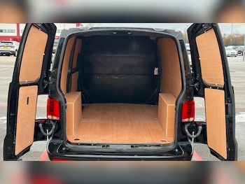 Used Volkswagen Transporter 2021 for sale - 77159104: Photo