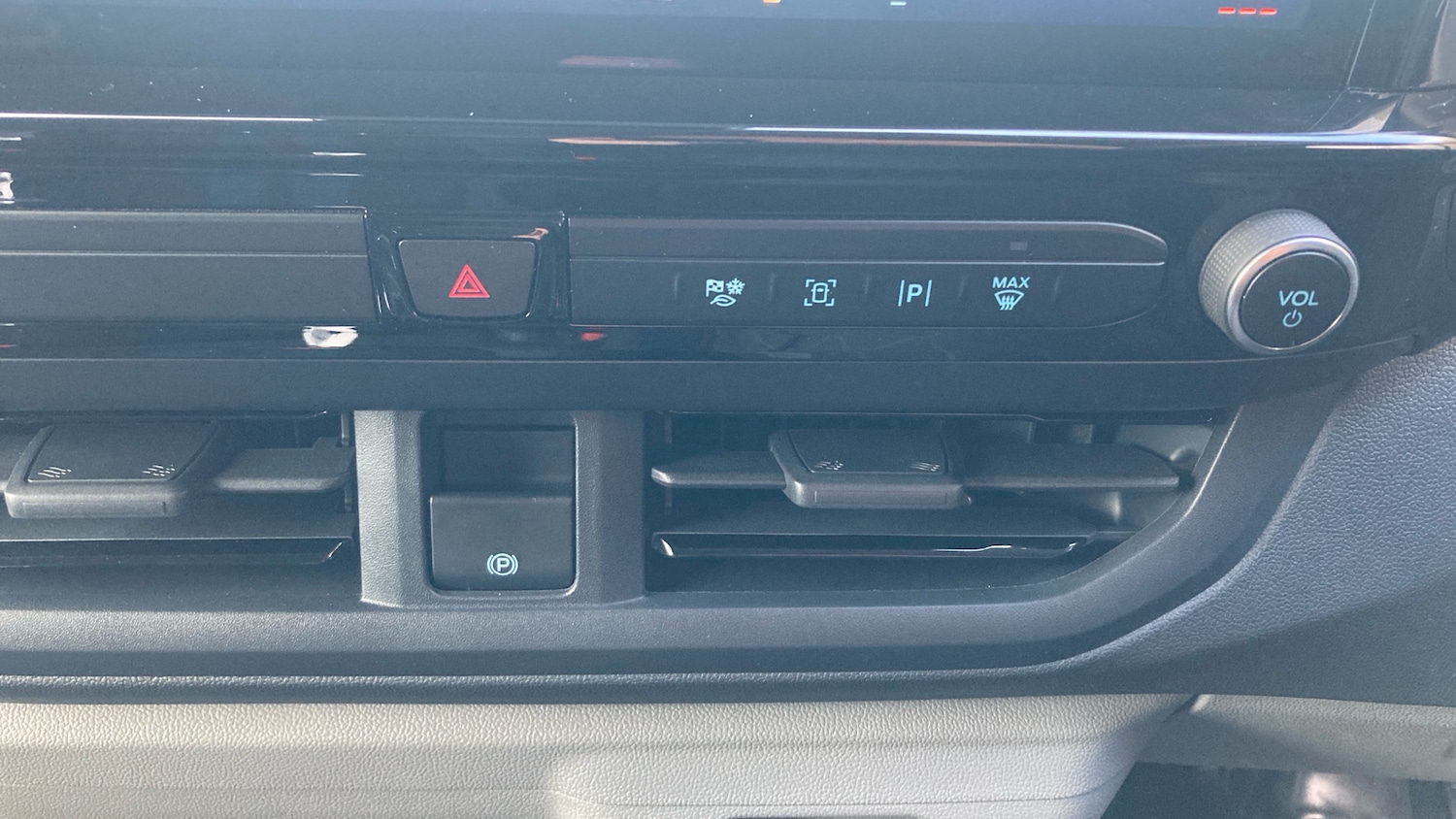 Used Ford Transit Custom 2024 for sale - 77019007: Photo 40