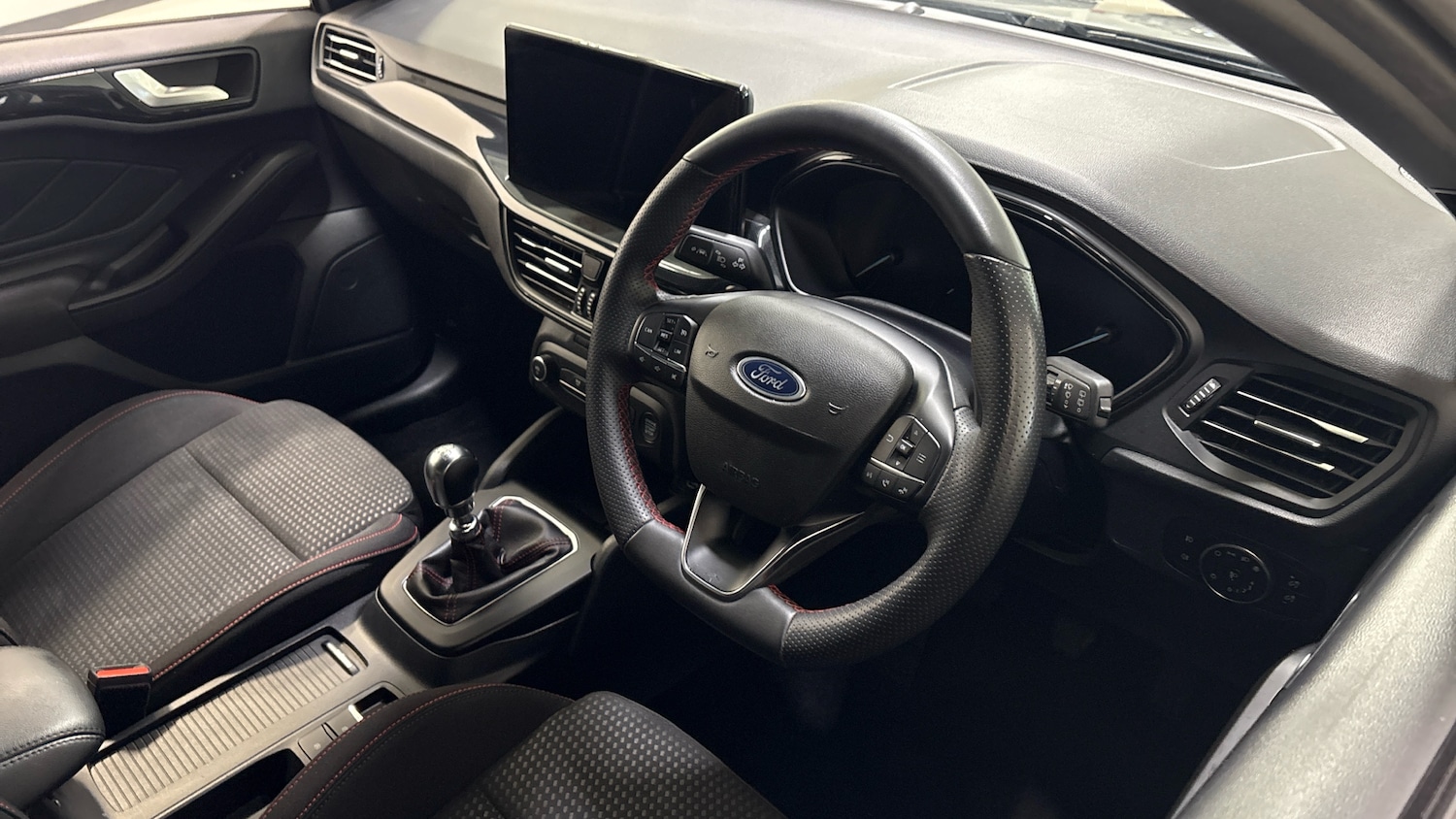 Used Ford Focus 2023 for sale - 76974181: Photo 11