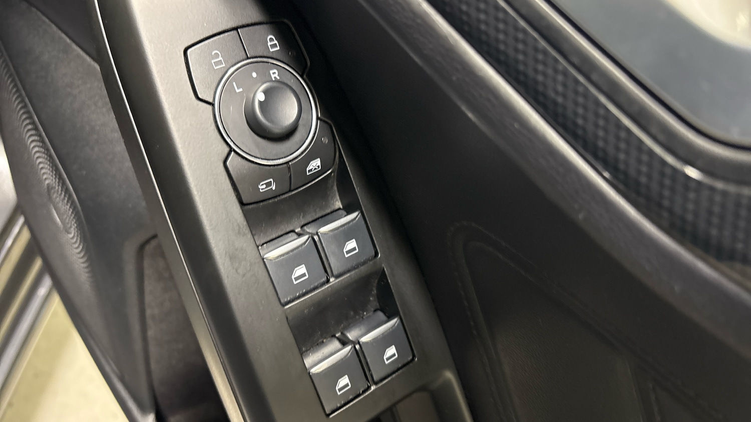 Used Ford Focus 2023 for sale - 76974181: Photo 32