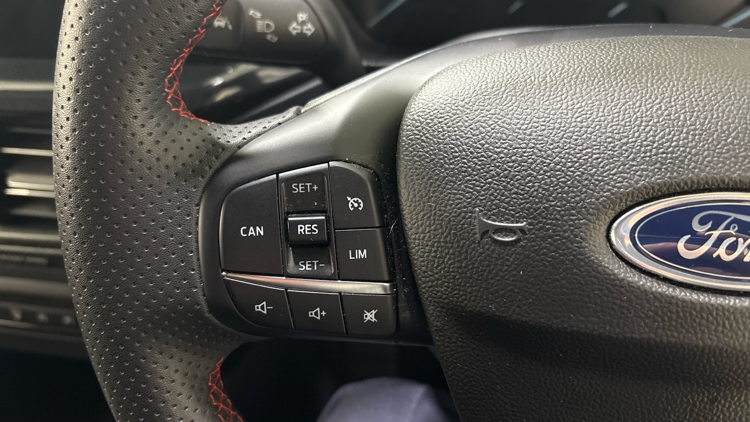 Used Ford Focus 2023 for sale - 76974181: Photo 35