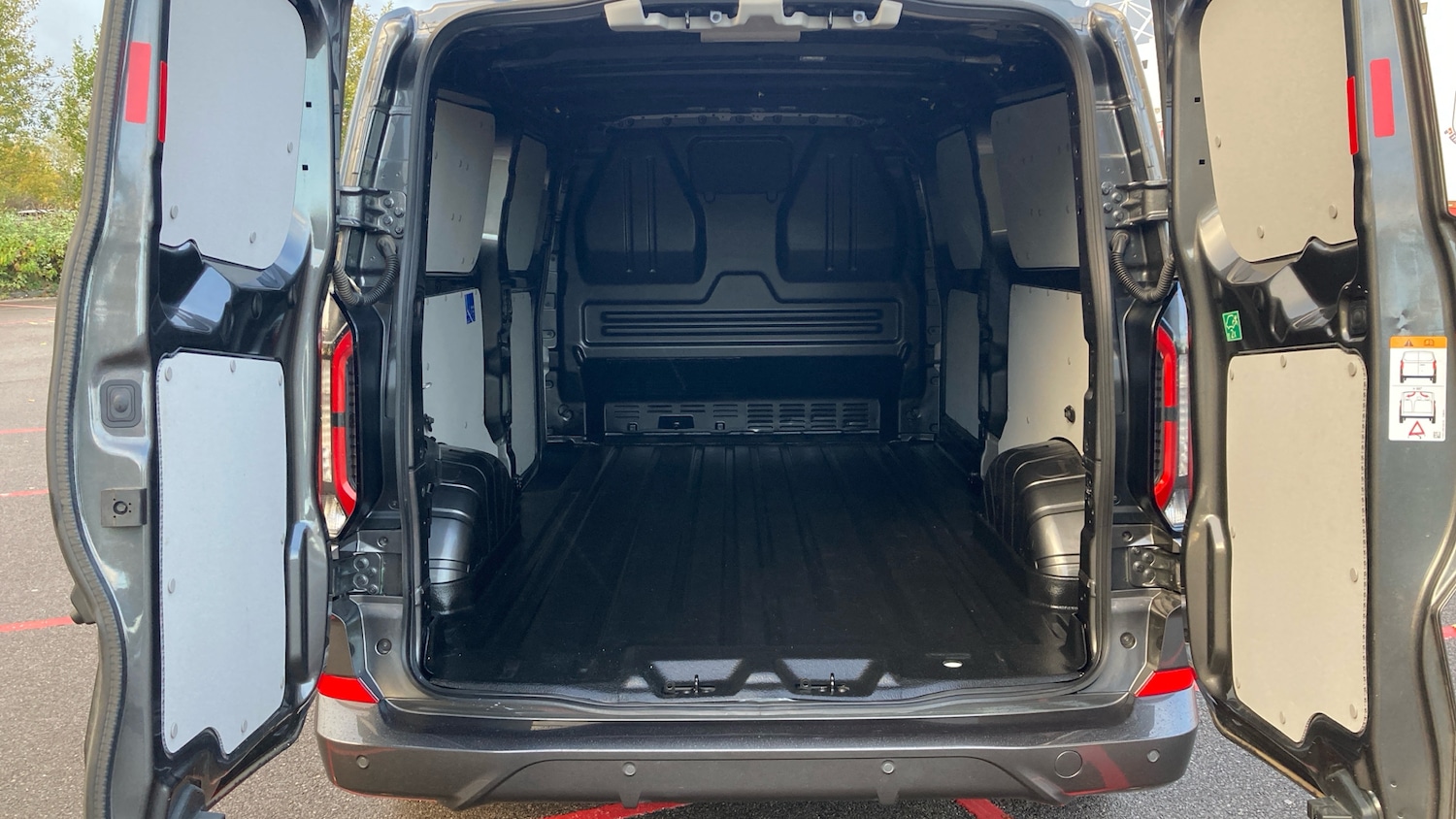 Used Ford Transit Custom 2024 for sale - 76374304: Photo 3