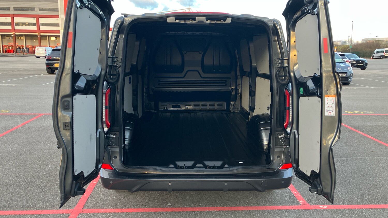 Used Ford Transit Custom 2025 for sale - 77846303: Photo 3