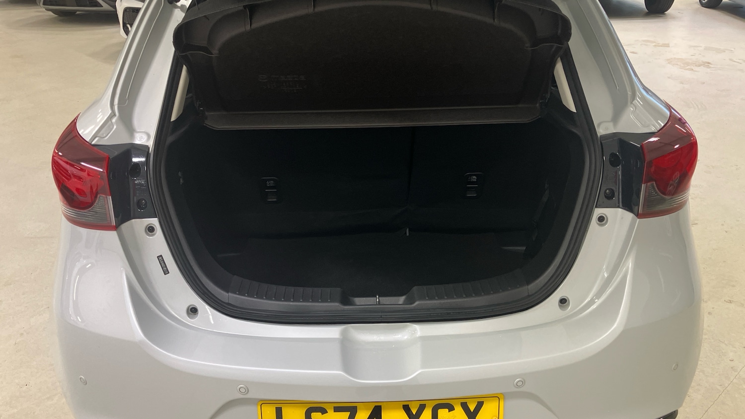 Used Mazda Mazda2 2024 for sale - 76287847: Photo 4