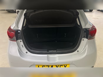 Used Mazda Mazda2 2024 for sale - 76287847: Photo